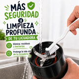 Cepillo deepclean mostrando como lava el motor y cuchillas de una hewe blend go para una limpieza profunda , eliminar residuos, bacterias, y proteger la vida útil de la licuadora hewe blend go
