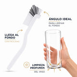Cepillo deepclean mostrando como limpia el fondo de un vaso agracias a su Angulo de 90 grados, algunas explicaciones de eso en texto
